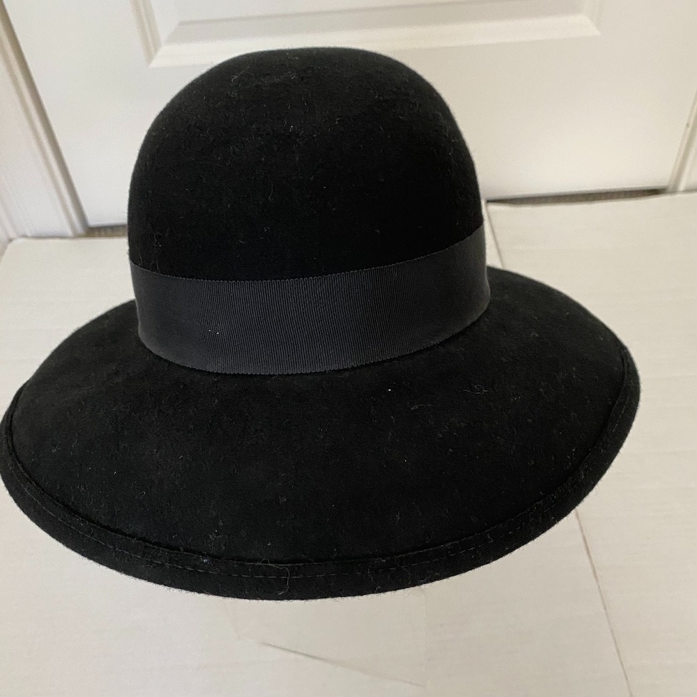 MADCAPS 5TH AVENUE NY BLACK 100% WOOL HAT W/RIBBON